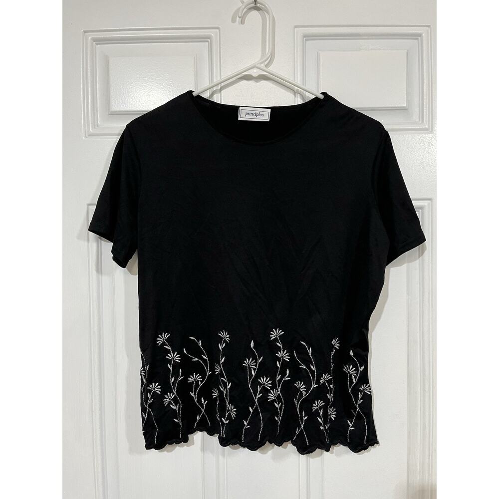 Black Tee Floral Embroidered Scalloped Hem US 14 Fairy Feminine